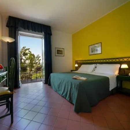 Hotel Baia Delle Sirene 3*