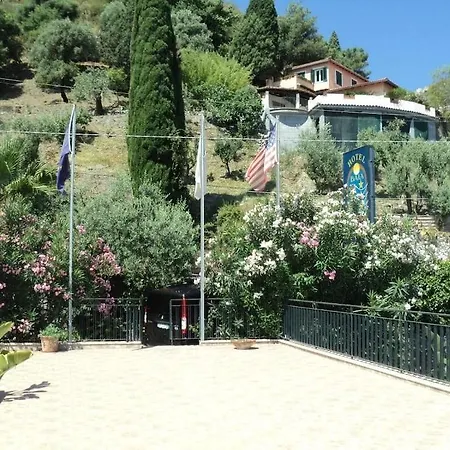 Baia Delle Sirene Hotel 3*