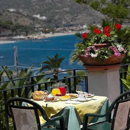 Hotel Baia Delle Sirene 3*