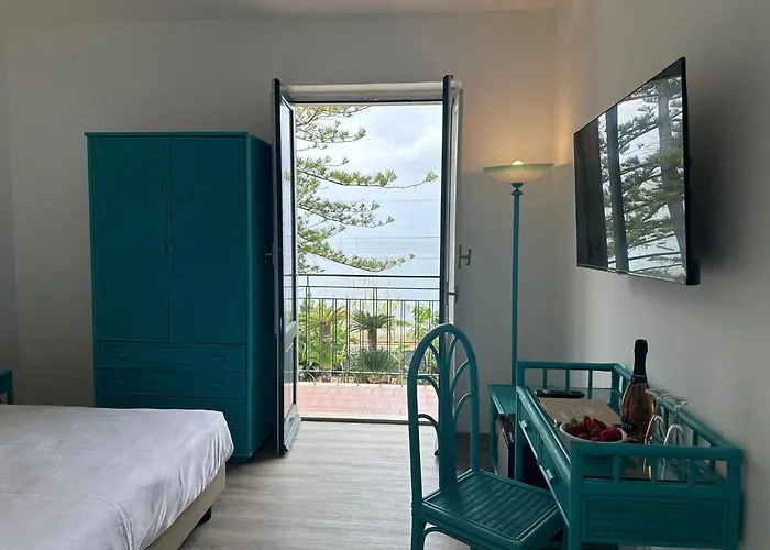 Hotel Baia Delle Sirene 3*