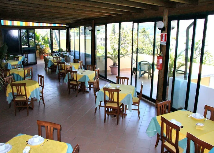 Hotel Baia Delle Sirene 3*