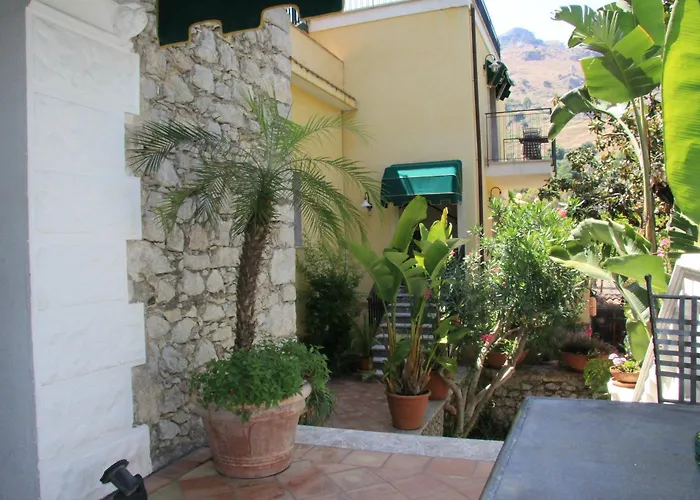 Hotel Baia Delle Sirene 3*