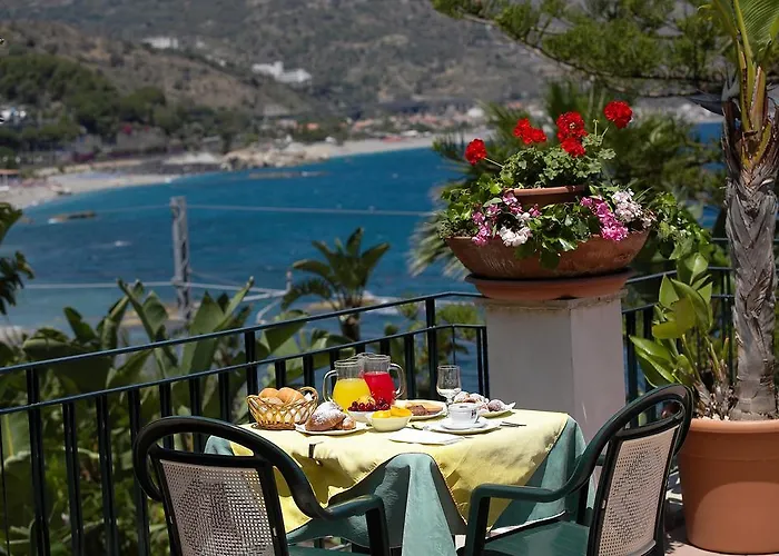 Hotel Baia Delle Sirene 3*